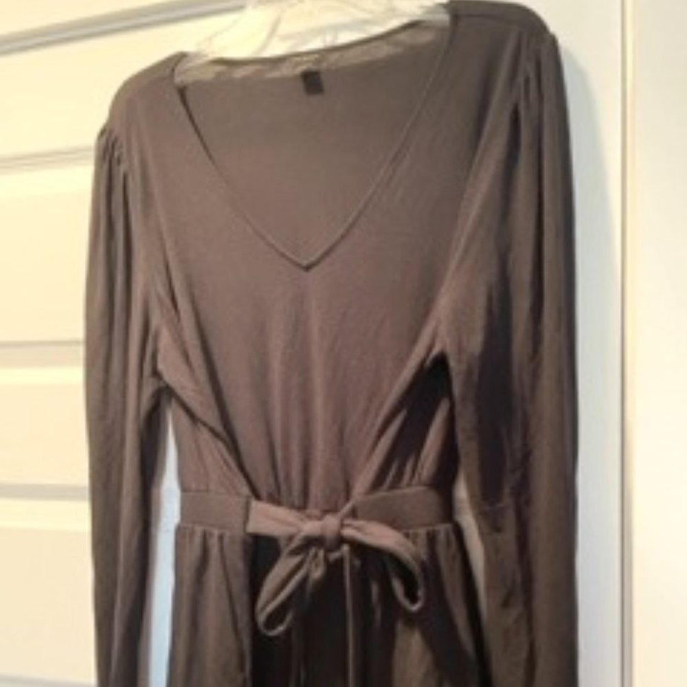 XL Ann Taylor black belted v-neck top